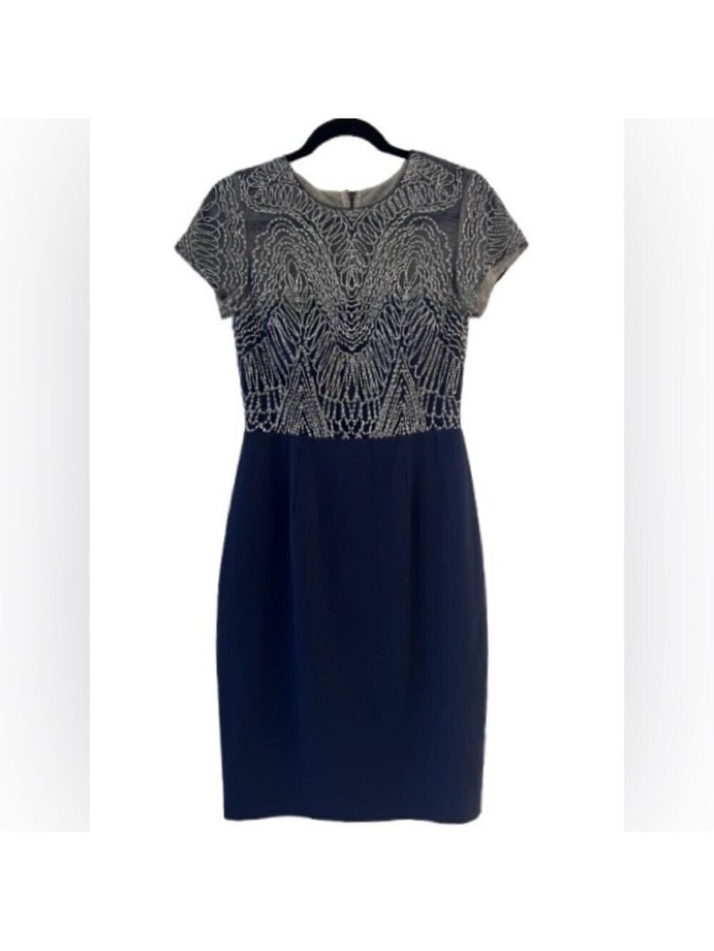 David Meister Silver Metallic Beaded Short Sleeve Navy Cocktail Dress
Size 2